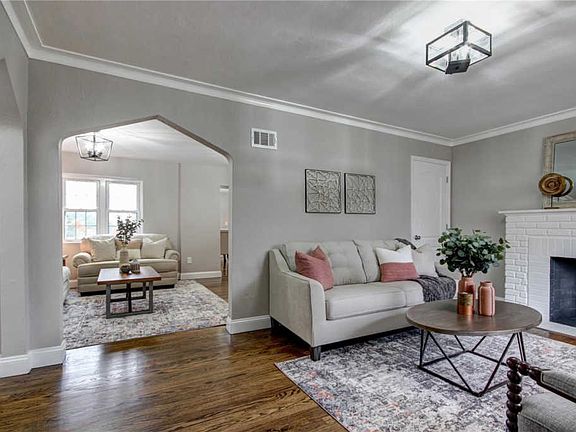 5th image of 5604 Bancroft Ave