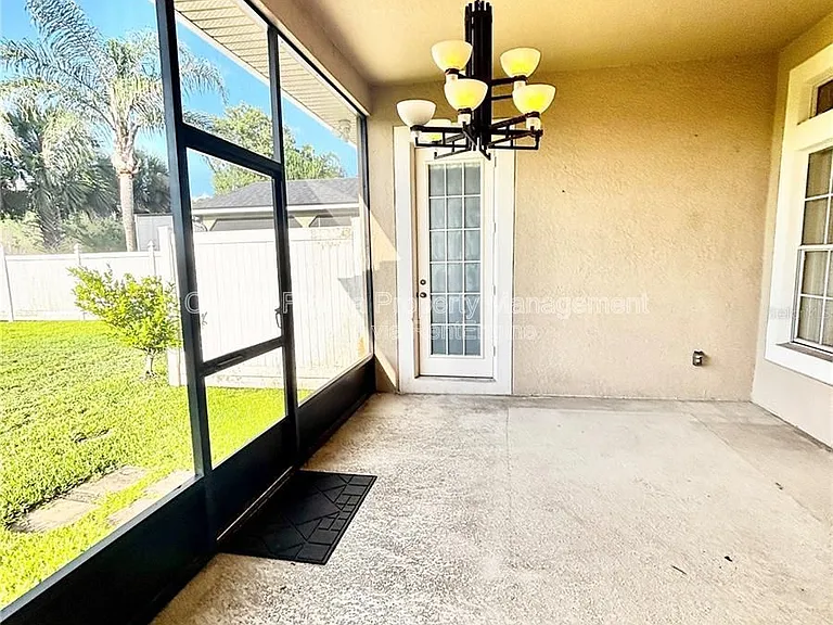 16127 Bristol Lake Cir — Photo 41
