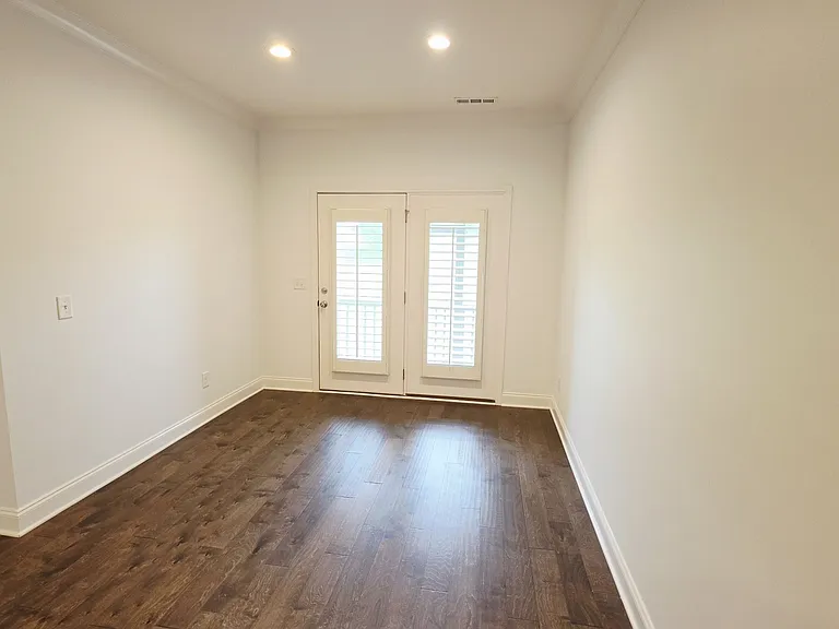 1623 Hampshire Pl — Photo 10