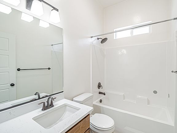5th image of 594 Montezuma St