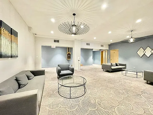 Rented by Manhattan Realty Group | media 11