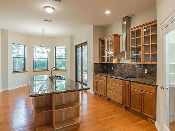 3rd image of 4007 W San Miguel St