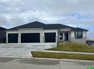 3822 S 212th St, Elkhorn, NE 68022