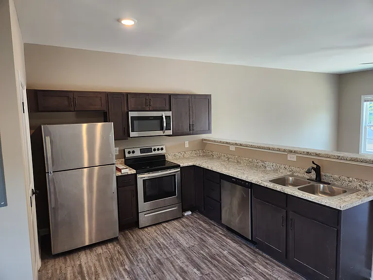 815 Howard St #F — Photo 15