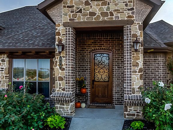 2nd image of 534 Savanna Hill Ln