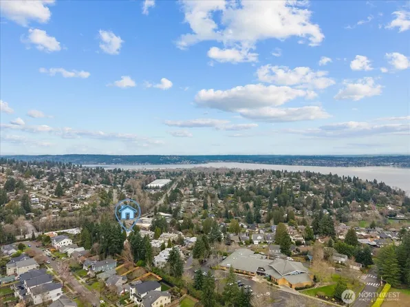 5225 50th Avenue NE #206, Seattle, WA 98105