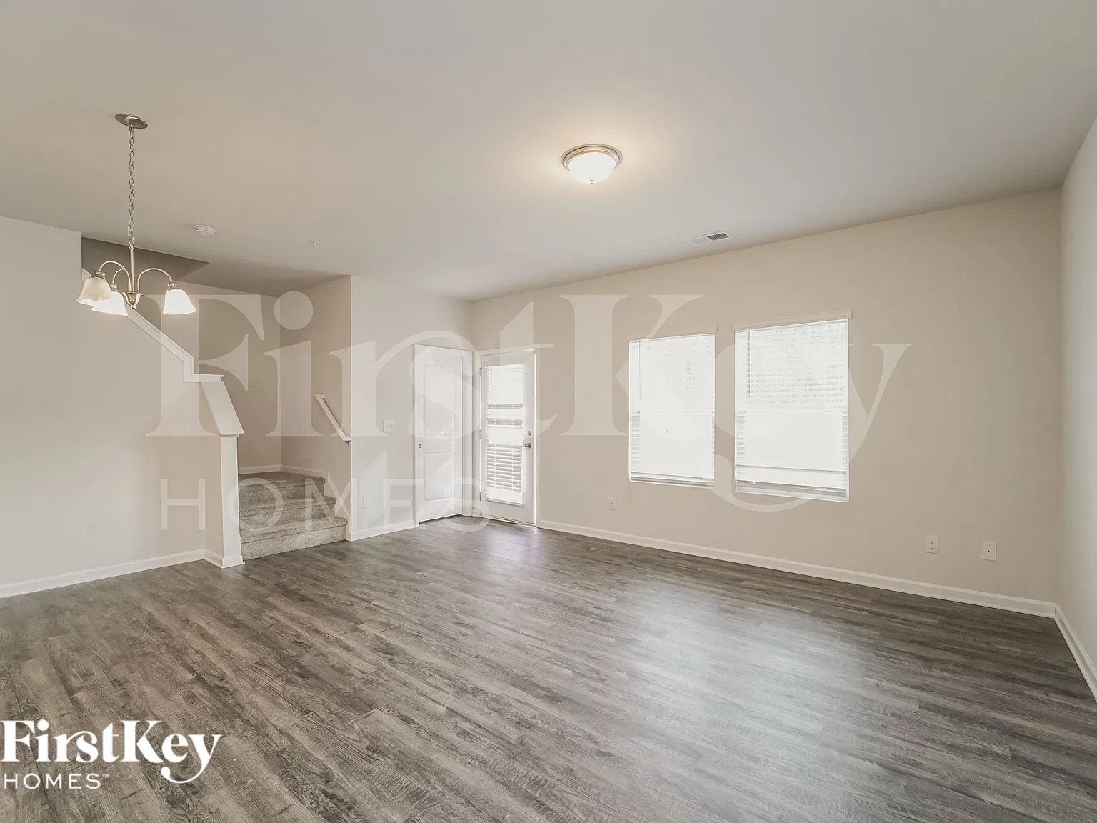 3 bed, 2.5 bath, 1817 sqft, $2,285 — Photo 3