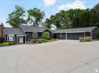 3390 Pineridge Ln, Brighton, MI