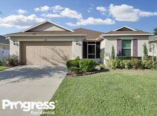 1767 College Park Dr, Tavares, FL 32778
