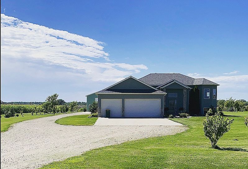 2 Acres and lots of privacy 