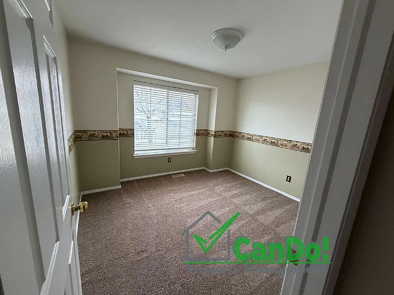 2828 Linda St — Photo 9