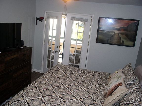 3rd image of 3210 S Sweetwater Ave #132