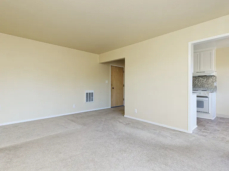 206 Chumalia St — Photo 7
