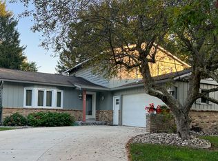 6316 Duxbury Dr SE, Ada, MI 49301