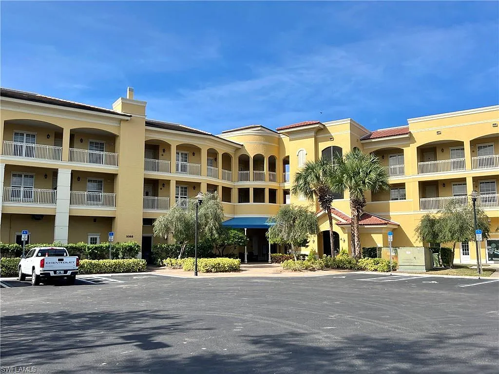 1 bed, 2.0 bath, 1100 sqft, $2,700 — Photo 1