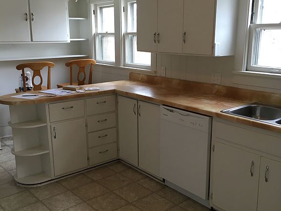 Large eat in kitchen