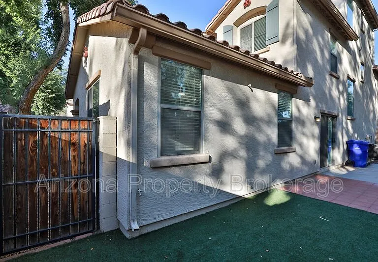3879 E Santa Fe Ln — Photo 29
