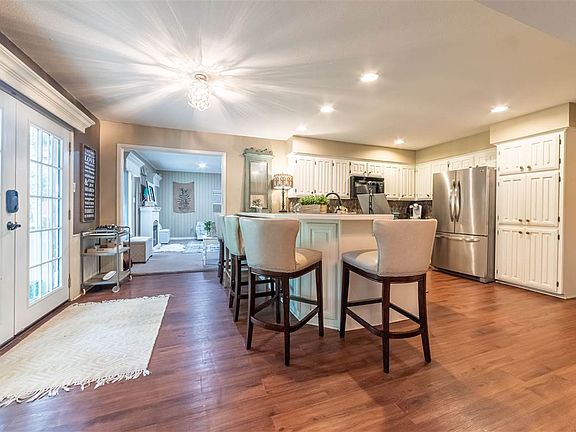 4th image of 1204 Canterbury Blvd