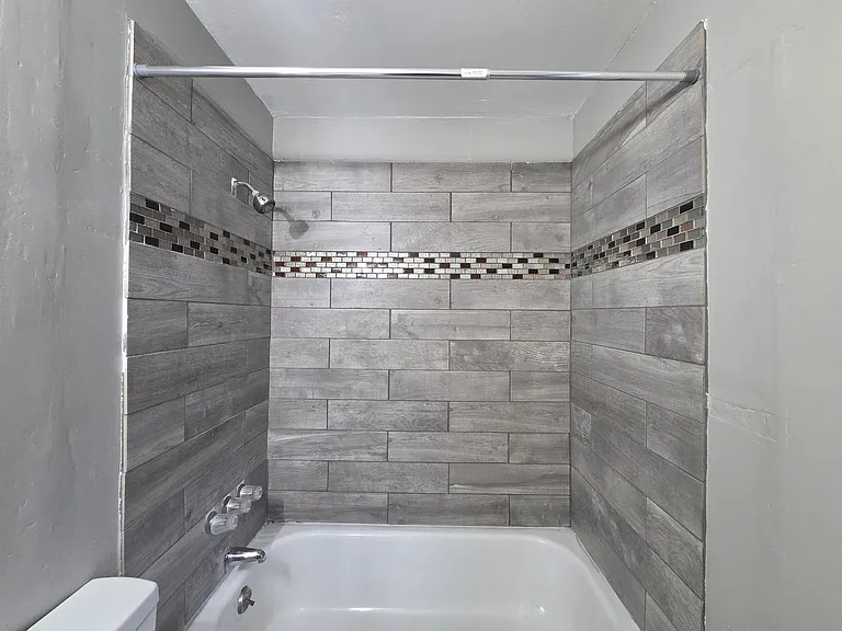 5787 Northland Dr — Photo 28