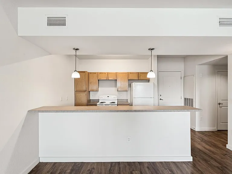 Clay Street Residences — Photo 7