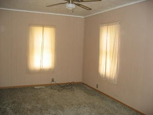 5th image of 908 Otter Creek St