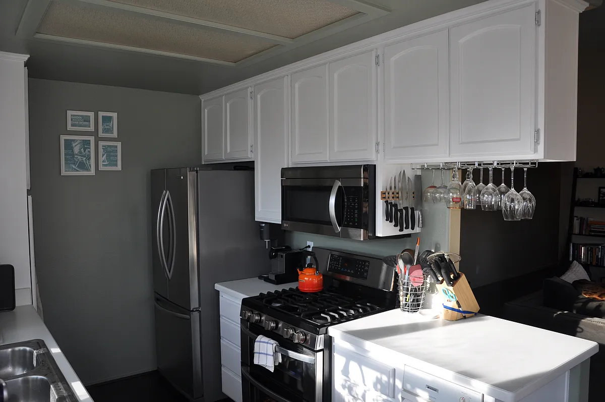 Building Photo - 3712 3rd Ave #5