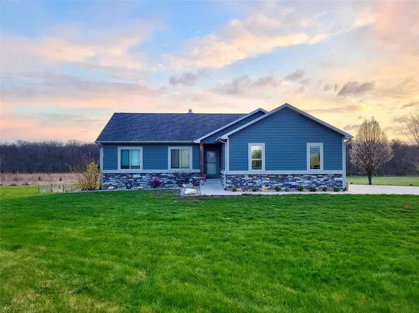 7638 Hoover St, Indianola, IA 50125