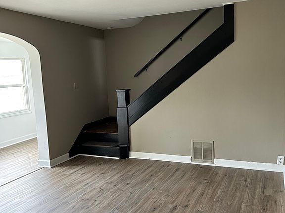 3rd image of 354 Sheridan St