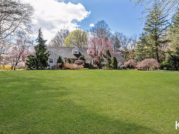 4th image of 43 Stepping Stone Ln