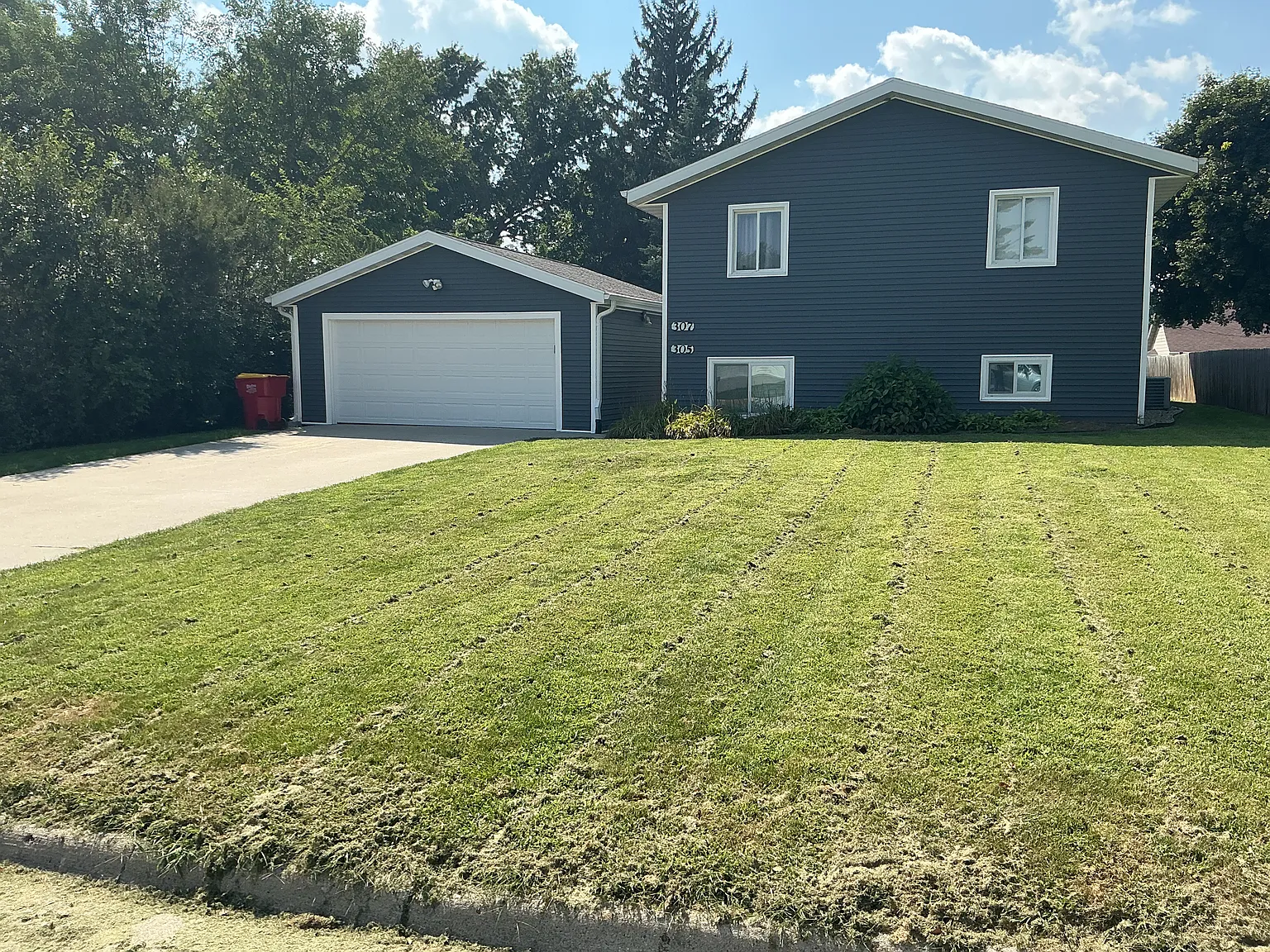 305 Abraham Dr — Photo 1