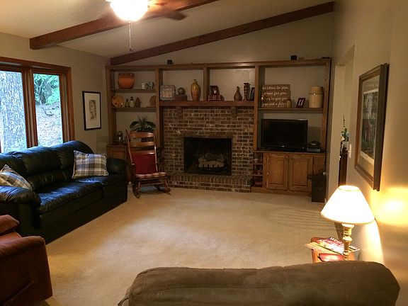 living room w fire place