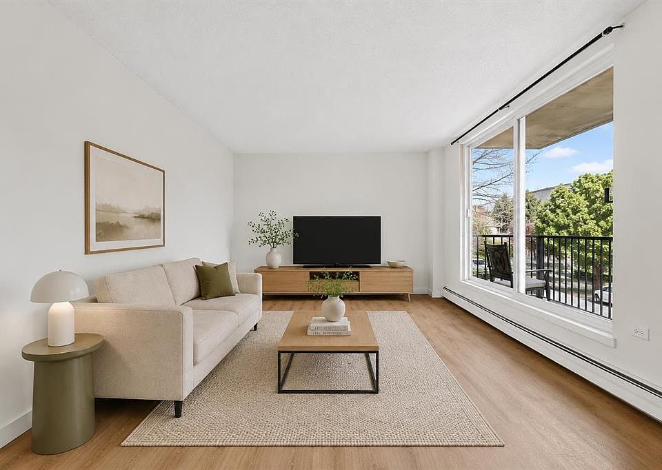 1st image of 635 N 57th Ave SW #302