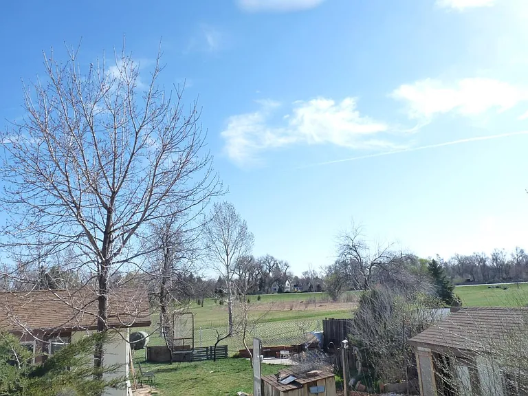 3236 Camelot Dr — Photo 6