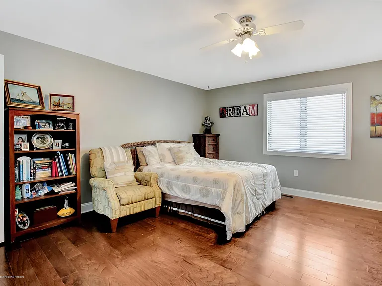 374 Aldo Dr — Photo 17