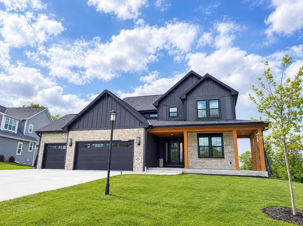 N66W21485 Sagebrush DRIVE, Menomonee Falls, WI 53051