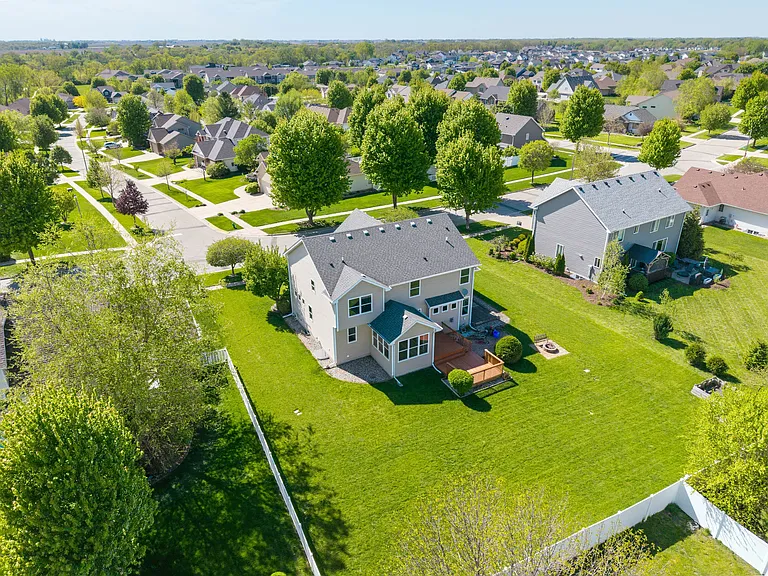 3902 Valley View Rd — Photo 2