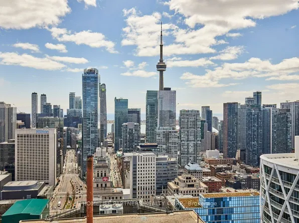 426 University Ave #P306, Toronto, ON M5G 1S9