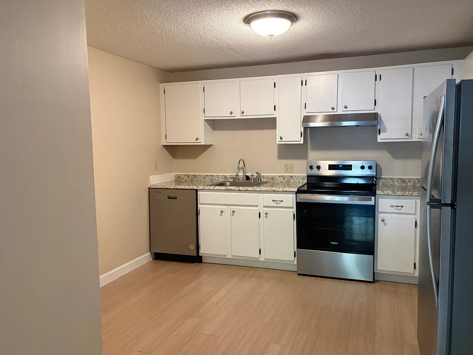 1 bed, 654 sqft, $1,850 — Photo 3