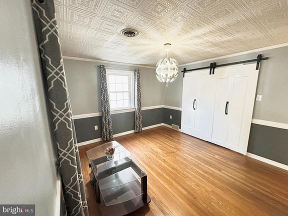 4th image of 449 Hershey Ave