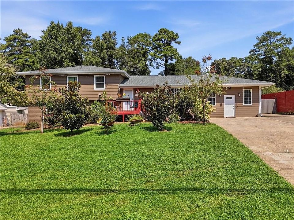 1st image of 3083 Claiborne Dr