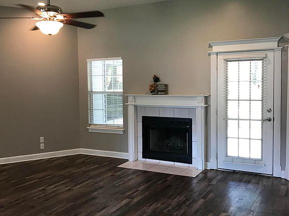3rd image of 310 Green Hills Dr