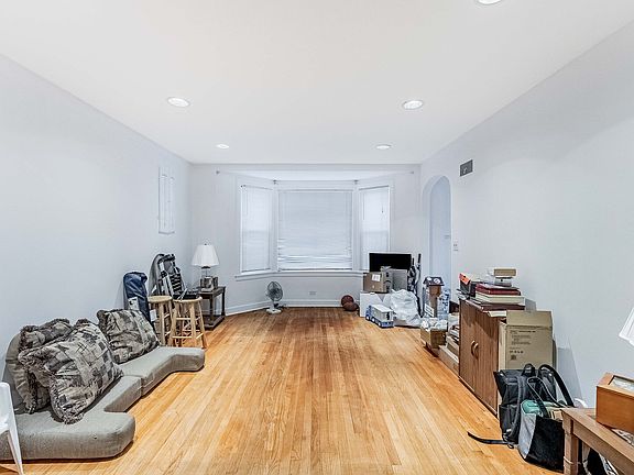 4th image of 5621 N Drake Ave