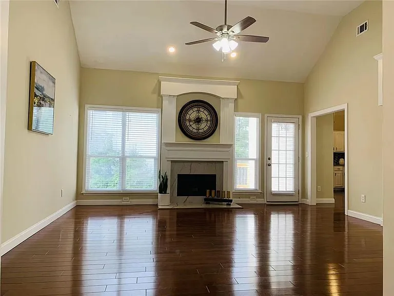 5365 Derby Chase Ct — Photo 3