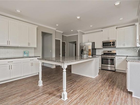4th image of 455 Lincolnwood Ln