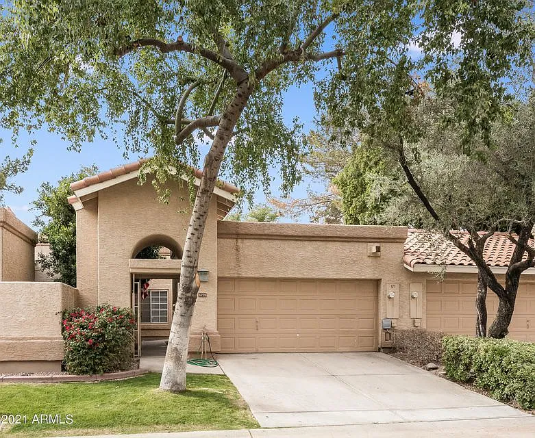 2 bed, 1073 sqft, $2,000 — Photo 1