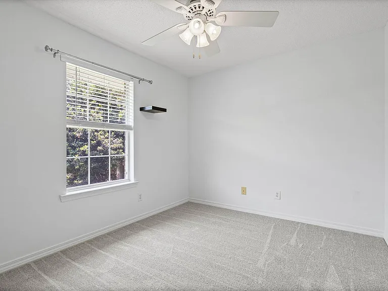 4120 Fenwick Loop W — Photo 9