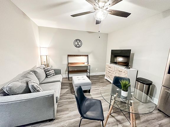3rd image of 21 Cuddington Ln