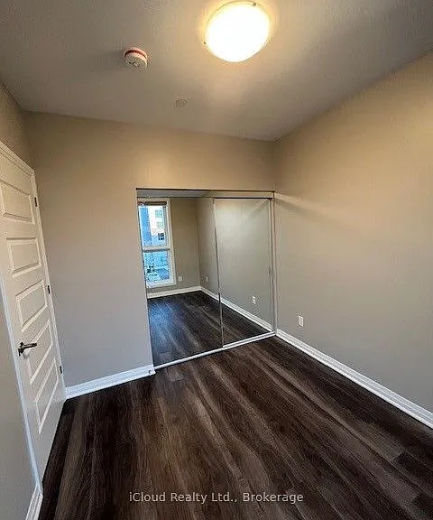 95 Dundas St W #325 — Photo 9