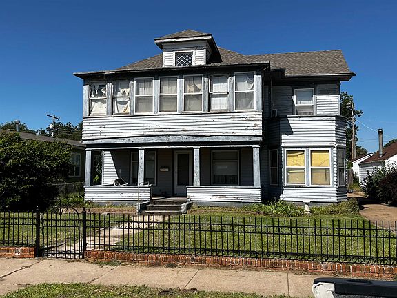 2nd image of 219 N Main St