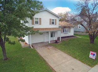 3211 W Dover Ct, Davenport, IA